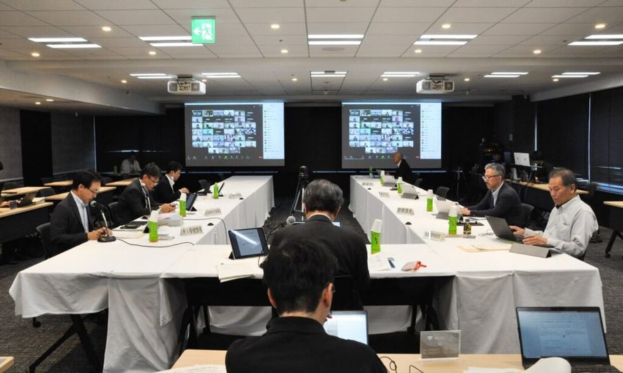 <div class='lum-box'><h4 class='fontColor_blue lum-font-size'>社会保障審議会介護給付費分科会に参加</h4></div><div class='lum-font-cnt'>ITの団体・ベンチャーの立場で、国の審議会にて提言書を提出させて頂き、介護介護のデジタル化において非常に有意義な一歩となりました。厚労省の資料是非ご覧ください。</div>
