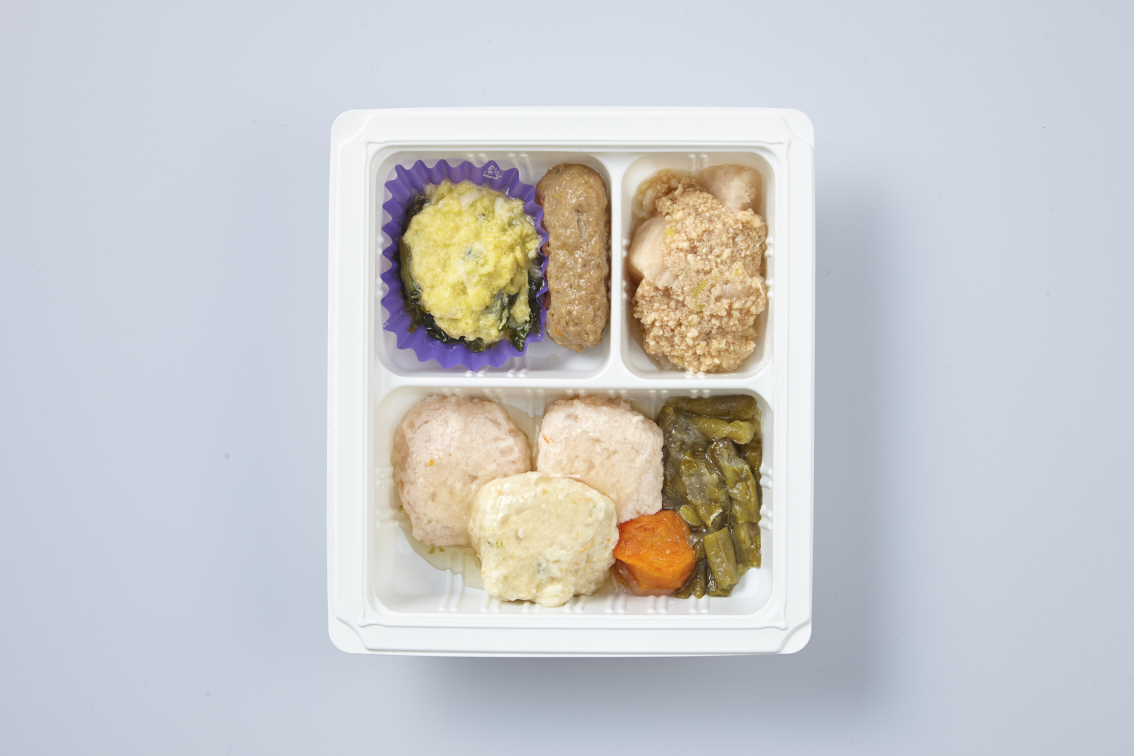<div class='lum-box'><h4 class='fontColor_blue lum-font-size'>冷凍やわらか食　咀嚼サポート介護食</h4></div><div class='lum-font-cnt'>噛む力が弱い方向けに食べやすく形そのままに、やわらかいお食事セットです。
低栄養予防対策にもご利用ください。
1ケースにアソート6食入り×6セット</div>