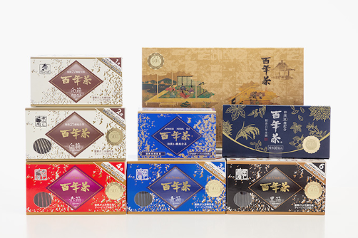 <div class='lum-box'><h4 class='fontColor_blue lum-font-size'>百年茶</h4></div><div class='lum-font-cnt'>日本で最初のブレンド茶として発売したロングセラー商品。
独自の加工技術により無添加無着色にこだわり、ホットでもアイスでも何杯飲んでも飽きない味に仕上げた逸品です。</div>