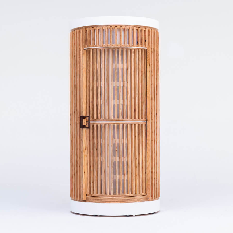 <div class='lum-box'><h4 class='fontColor_blue lum-font-size'>フォレスト</h4></div><div class='lum-font-cnt'>日本の雰囲気を演出する和風デザイン
①最適な高さが調整可能
②撥水・撥油性の高いシートを使用
③7段階の調光機能付き
④仮眠時にスマホ充電もできる
⑤CUSP-GEMシステムで高レベルの空気清浄</div>