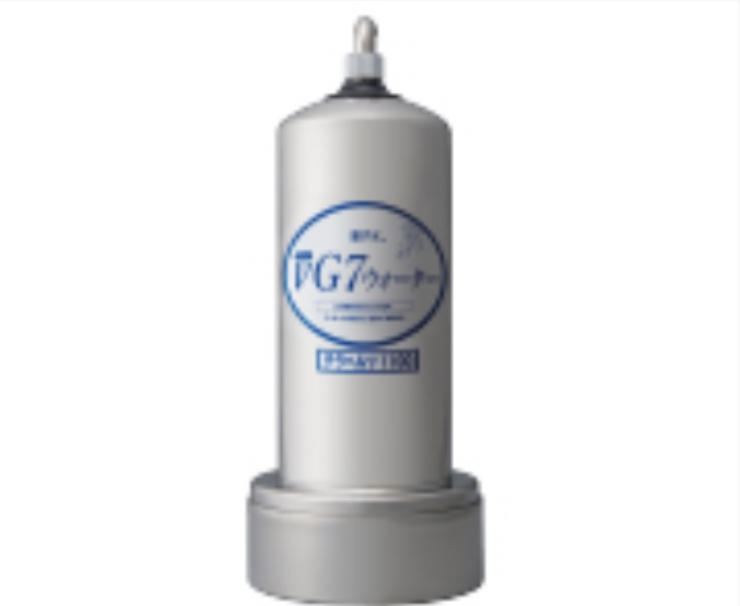 <div class='lum-box'><h4 class='fontColor_blue lum-font-size'>νG7 テラヘルツ1100浄水器</h4></div><div class='lum-font-cnt'>設置工事不要、接続アダプタで蛇口に簡単接続。テラヘルツを発する鉱石を特殊セラミック化、水道水の浄化作用を高めました。まずは、キッチン、厨房の飲み水からという方に。カートリッジ耐久年数は4人世帯で7・8年となります。溶存水素は経時的に48時間以降も安定して存在しています。元付式と併用をおすすめします</div>