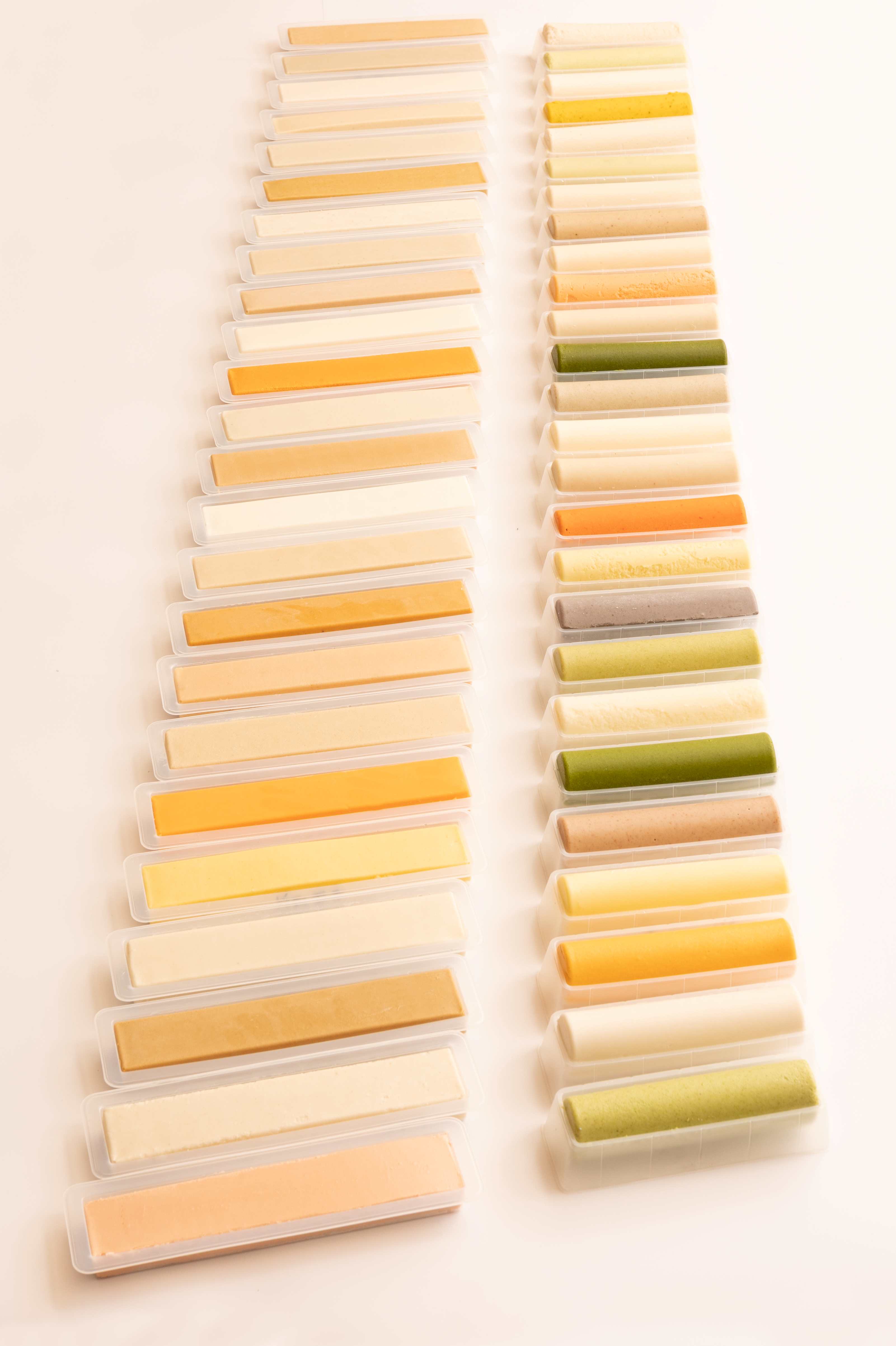<div class='lum-box'><h4 class='fontColor_blue lum-font-size'>ムース食　ムーミーくんの単品ムース</h4></div><div class='lum-font-cnt'>「単品ムース」は「メイン料理用」が24種類、「小鉢料理用」が26種類、合計50種類と豊富なメニューがあります。</div>