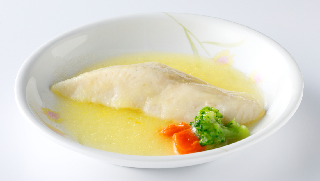 <div class='lum-box'><h4 class='fontColor_blue lum-font-size'>しっとりおさかな白身魚香味バター風味用</h4></div><div class='lum-font-cnt'>ガーリックバター風味で洋風に仕上げるしっとりとした食感の白身魚です。
ベトナム産のパンガシウスを食べやすいよう骨取り加工し、調味液と合わせました。
未加熱です。</div>