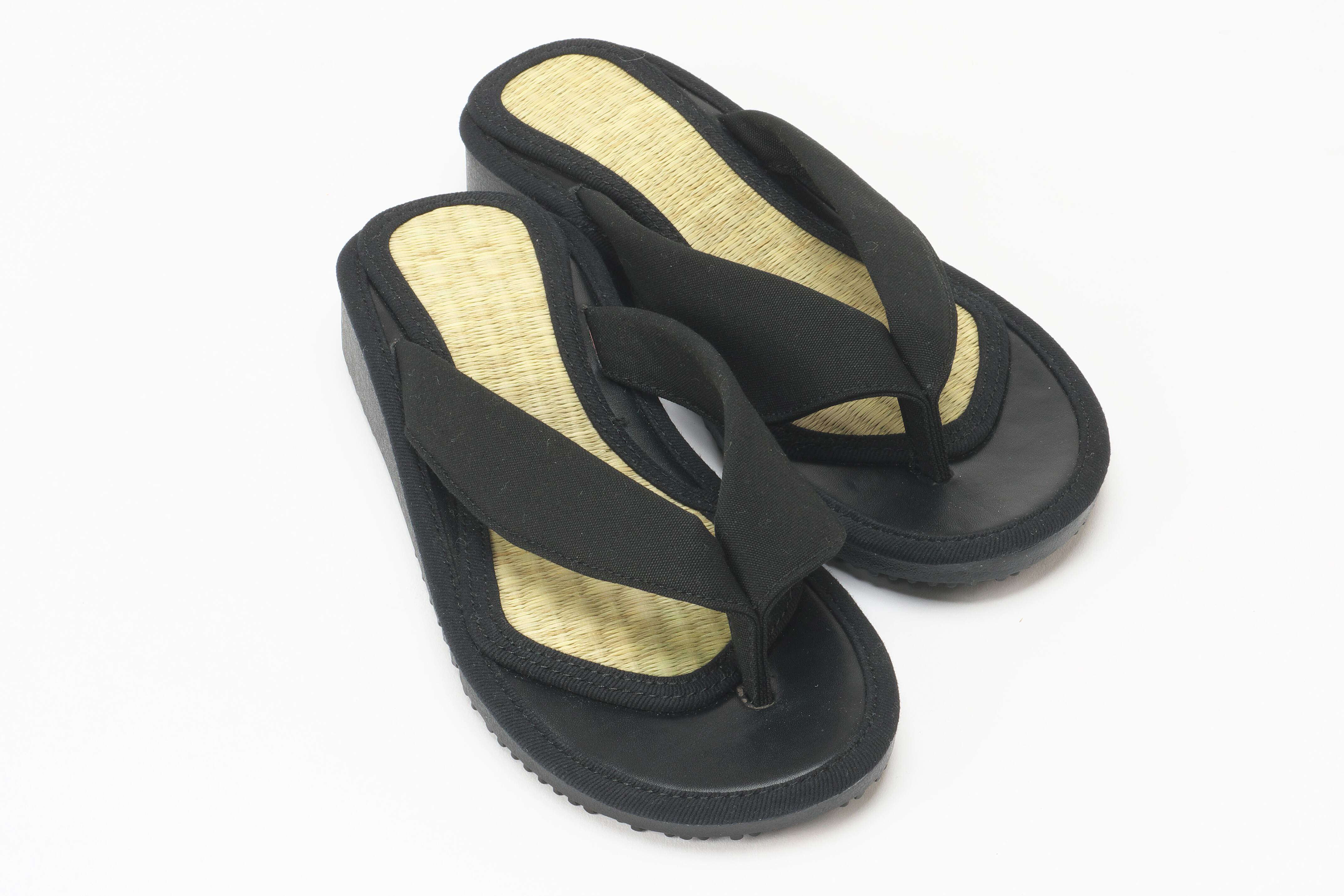 <div class='lum-box'><h4 class='fontColor_blue lum-font-size'>ASHIYUBI UNDOU ZORI+Plus </h4>
         </div>
         <div class='lum-font-cnt'>Inspired by the traditional footwear of Japan, the ≪ASHIYUBI-UNDOU-ZORI+Plus ≫ can be easily performed by walking , and the blood flow of the whole body can be improved on the feet. The "Foot fingerexercise" is expected to be effective in preventing and combating bunions. The contact surface of the sole of the foot is made of traditional domestic rushes (from Yatsushiro, Kumamoto Prefecture).</div>