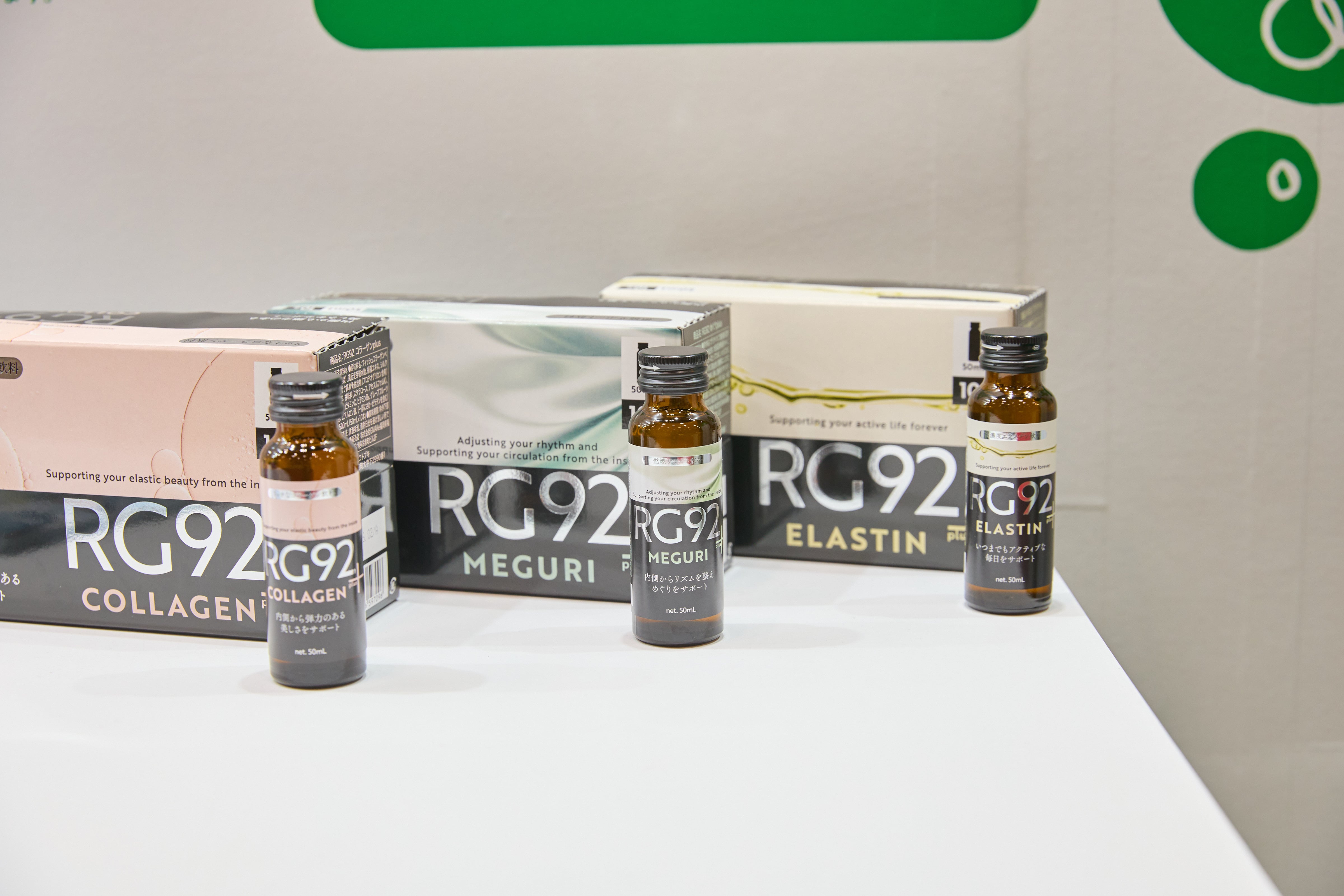 <div class='lum-box'><h4 class='fontColor_blue lum-font-size'>RG92 drink series</h4></div>
        	 	<div class='lum-font-cnt'>3 series available to support beauty and health. Contains a new microorganism RG92 extract derived from Beppu hot springs, it supports beauty with collagen and elastin, improves circulation, and is recommended for those who aim to live a beautiful and energetic day. Please try a drink that supports a healthy life.</div>