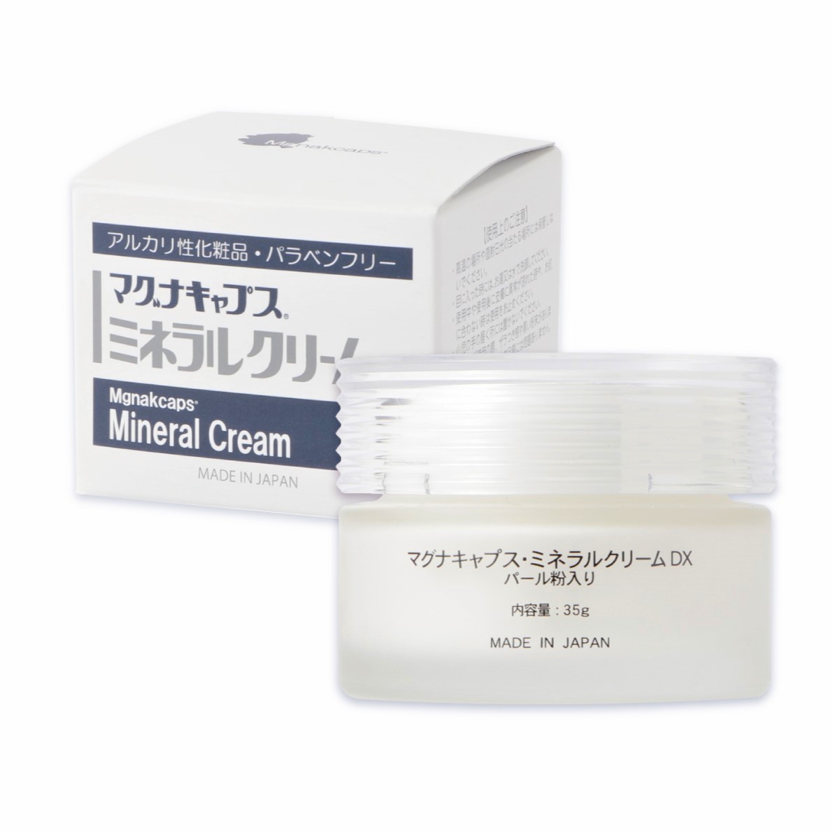 <div class='lum-box'><h4 class='fontColor_blue lum-font-size'>マグナキャプス® ミネラルクリーム</h4></div><div class='lum-font-cnt'>年齢肌にミネラル成分たっぷりの濃厚なテクスチャーでお肌の潤いを守ります。 朝起きたときにしっとり、ふっくらとした女性本来の肌を実感いただけます。
天然パール配合、無着色・無香料・防腐剤（パラベン）不使用。</div>