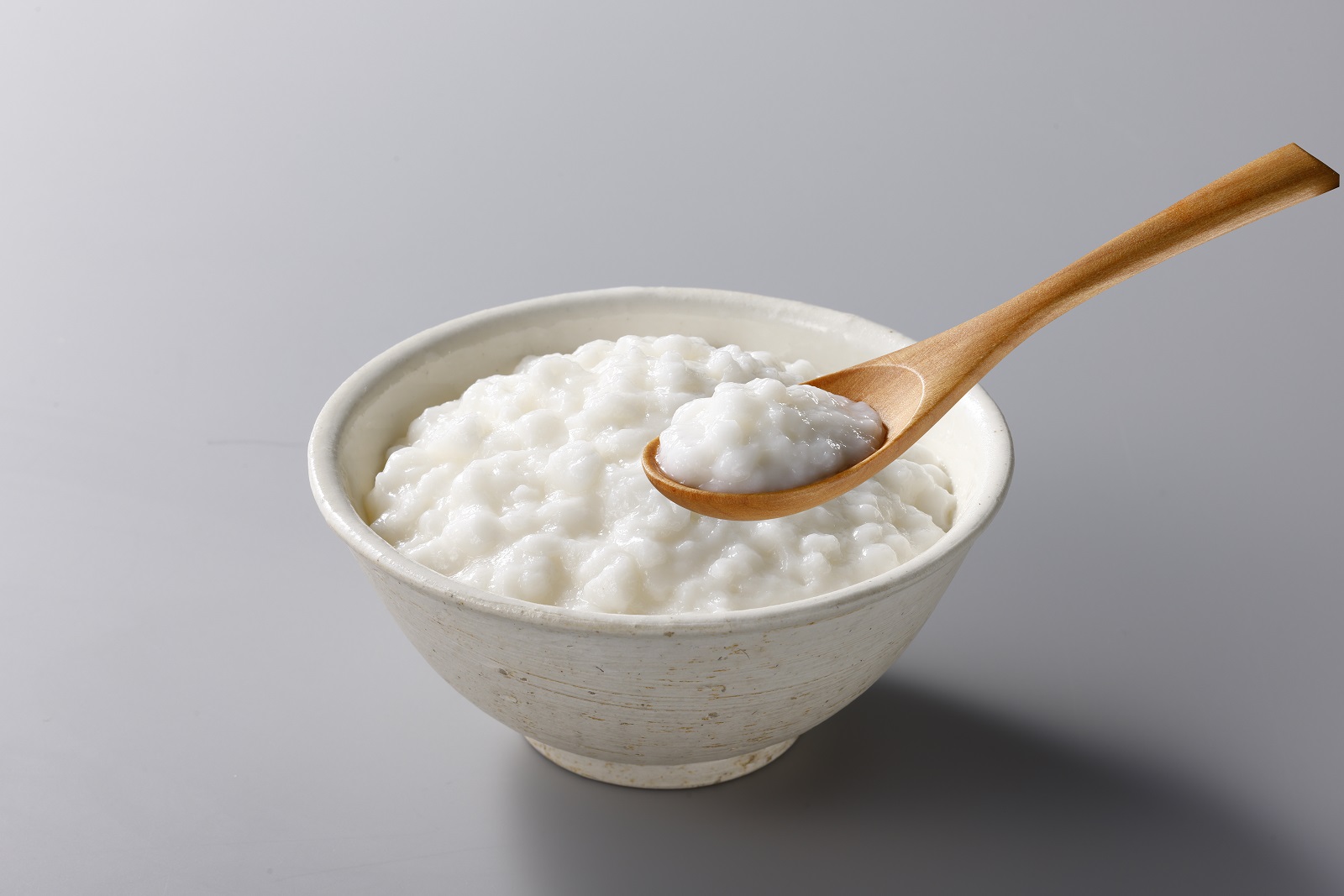 <div class='lum-box'><h4 class='fontColor_blue lum-font-size'>エバースマイル　ふっくら粒なしごはん</h4></div><div class='lum-font-cnt'>ごはんらしさにこだわったやわらかなムース食です。舌でつぶせるやわらかさで米粒がなく、粒を嫌がる方にも安心。少量でも高カロリーを摂れる1品です。
</div>