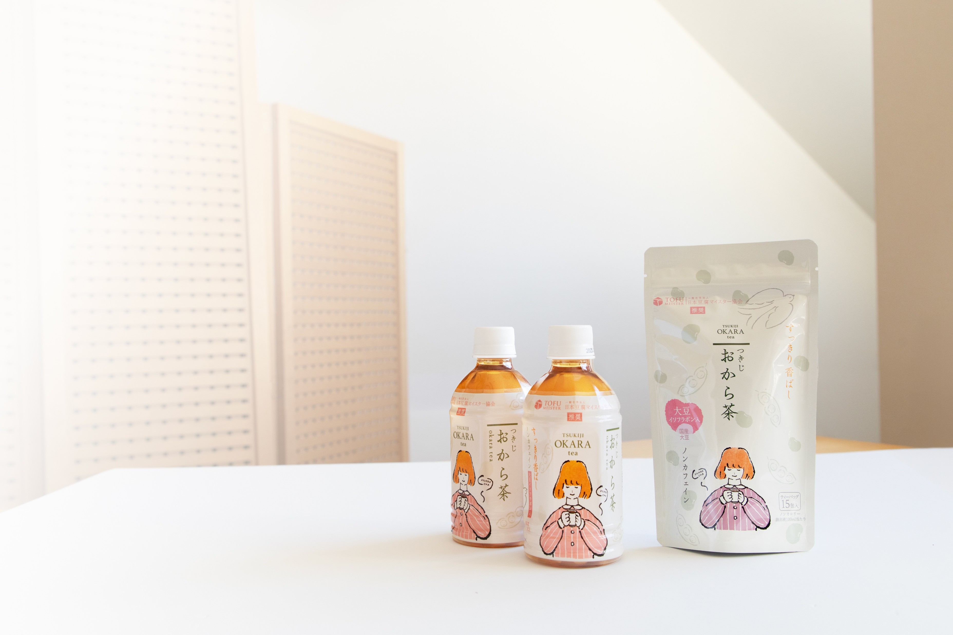 <div class='lum-box'><h4 class='fontColor_blue lum-font-size'>"Tsukiji Okara Tea"</h4>
         </div>
         <div class='lum-font-cnt'>Soy isoflavones support health, and the zero-calorie, caffeine-free tea is safe for babies, pregnant women, and breastfeeding mothers.
Made with 100% domestically grown soybeans. Far-infrared roasting is used to create a fragrant, refreshing flavor.
The bottled tea contains "Kurobe's Famous Water." The tea bags contain 15 tea bags (2.0g each).</div>