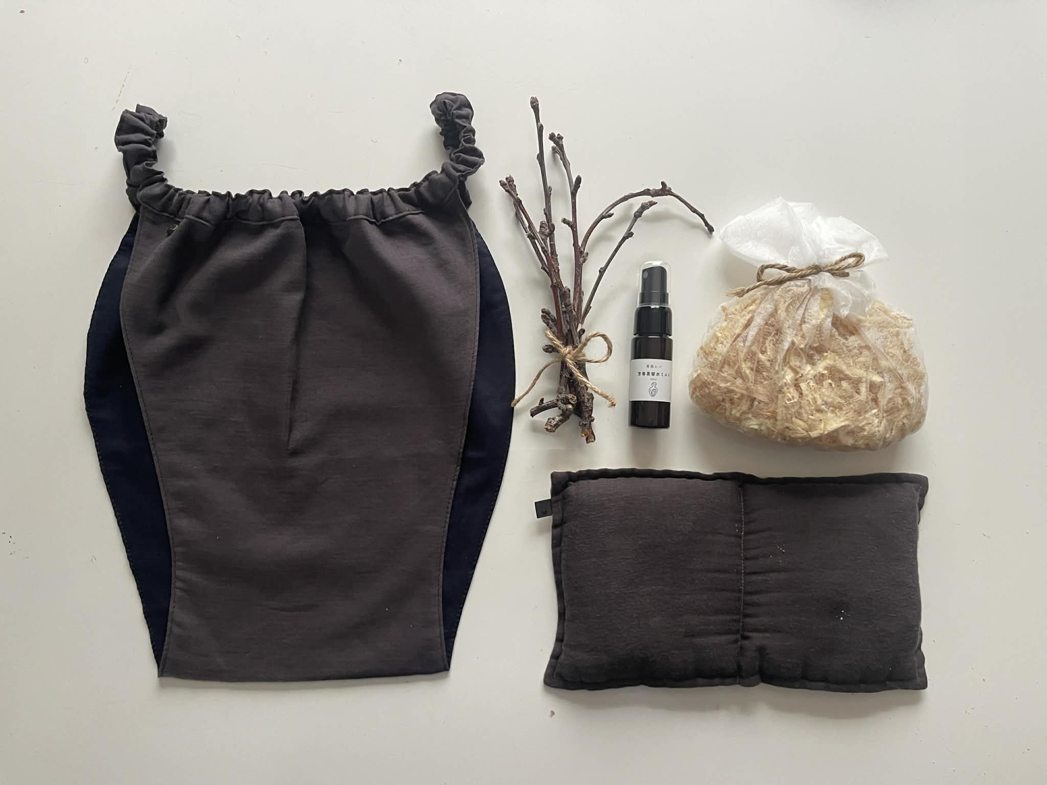 <div class='lum-box'><h4 class='fontColor_blue lum-font-size'>AOMORI SLEEP – Fragments of Rest from Nature</h4>
         </div>
         <div class='lum-font-cnt'>A sleep environment set made with natural materials from Aomori, Japan.
Gentle sleepwear, a warming brown-rice eye mask, and calming hiba aroma work together to ease the body and mind.
By preparing clothing, warmth, scent, and air, this set supports deep breathing and natural relaxation, inviting restful sleep without effort.</div>