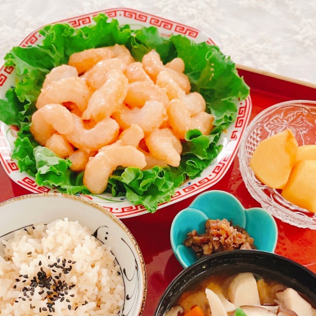 <div class='lum-box'><h4 class='fontColor_blue lum-font-size'>Karuna's Vegan Shrimp (Shrimp-style) for Professional Use</h4>
         </div>
         <div class='lum-font-cnt'>Shrimp-like satisfaction, made from plants.
These are vegan shrimp made from plants, notable for their firm texture and easy bite.
After thawing, they can be enjoyed as-is on salads, in fresh spring rolls, or cooked into dishes like chili shrimp or popcorn shrimp.</div>