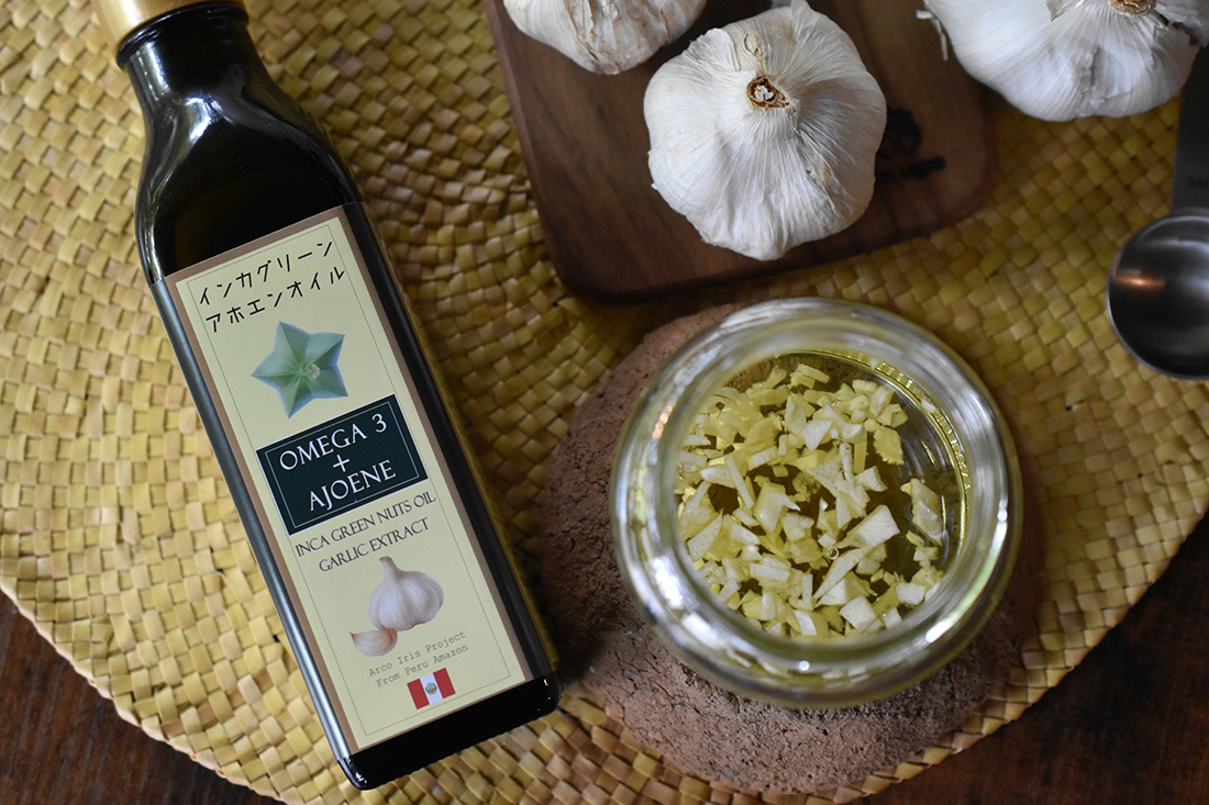 <div class='lum-box'><h4 class='fontColor_blue lum-font-size'>INCA GREEN AJOENE OIL</h4>
         </div>
         <div class='lum-font-cnt'>Inca Green Nuts Oil is a flavored oil crafted by infusing Spanish garlic at low temperature to extract ajoene (Ajoene) with refined aroma. It provides an easy way to take omega-3 fatty acids and garlic-derived ajoene in daily cooking. Arco Iris presents this gentle encounter as a small miracle inspiring positive, sustainable dietary design.</div>