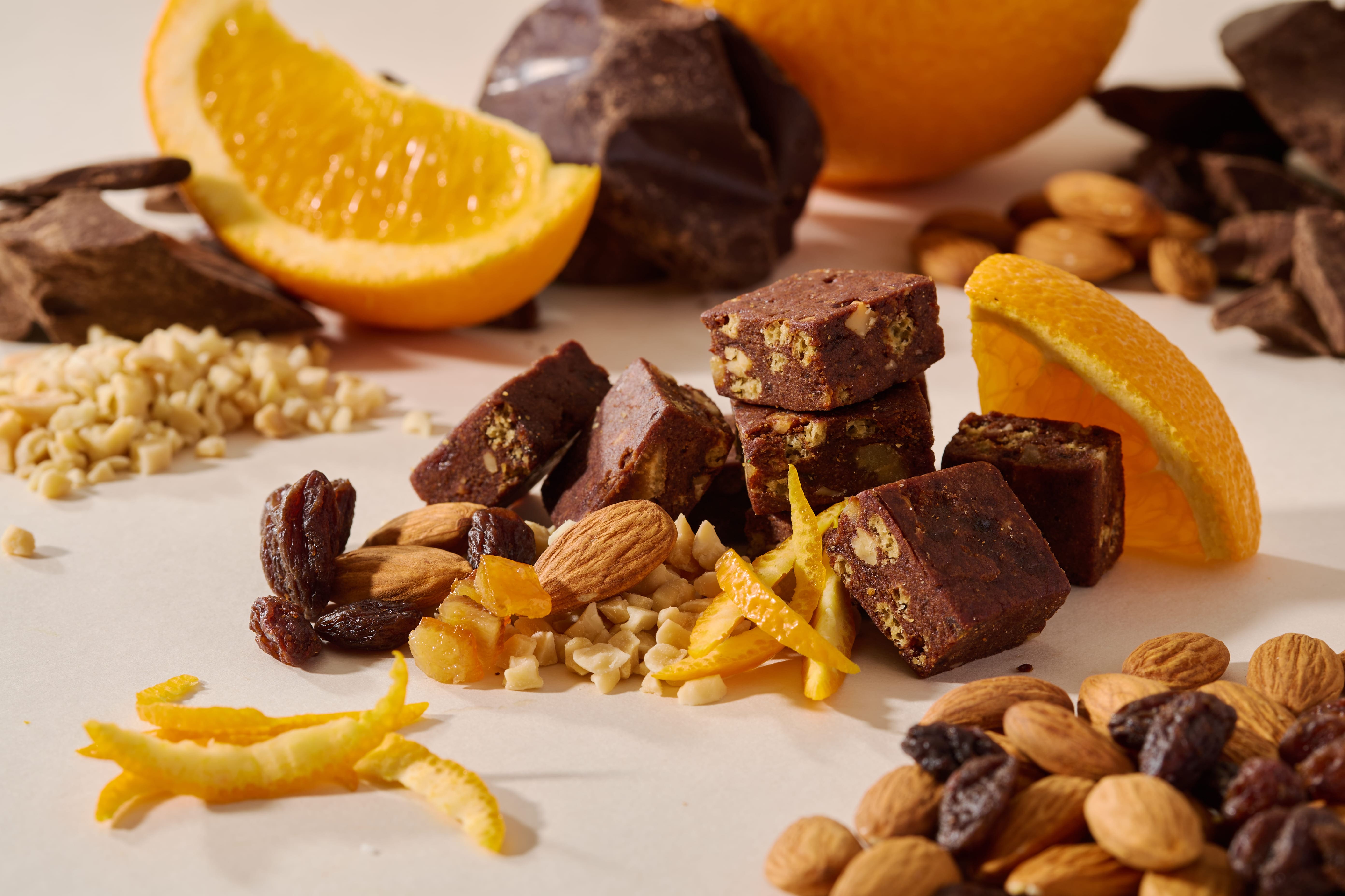 <div class='lum-box'><h4 class='fontColor_blue lum-font-size'>SOY Concept bits　（ソイ コンセプト ビッツ）</h4></div><div class='lum-font-cnt'>一口サイズのたんぱく質補給菓子。あまり高たんぱくではないが、その分美味しさを重視したSOY Conceptシリーズの第2弾商品。　バーと違い1本食べきる必要はなく、食べる量を自分で調整できるメリットがあり女性に人気商品です。SOY Concept・bitsをベースにより高たんぱくな仕様に変更可能
</div>