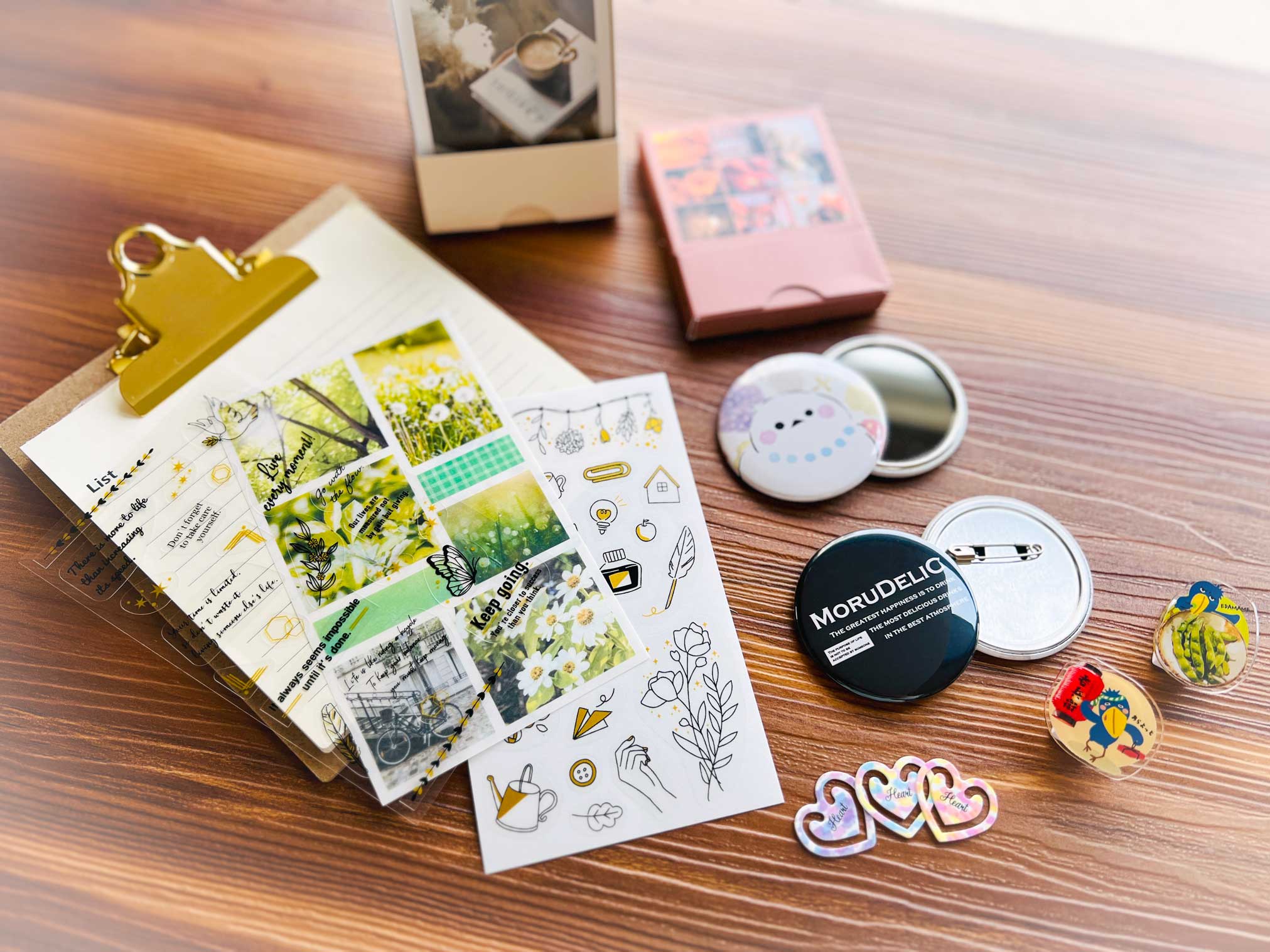 <div class='lum-box'><h4 class='fontColor_blue lum-font-size'>オリジナル文具のOEM承ります！</h4></div><div class='lum-font-cnt'>子会社に文具メーカーを持っている弊社は文具のOEM製作が可能です！シールや付箋、クリアクリップ、マスキングテープ、メモ帳等何でもご相談下さい。ノベルティやグッズ製作にオススメです。</div>