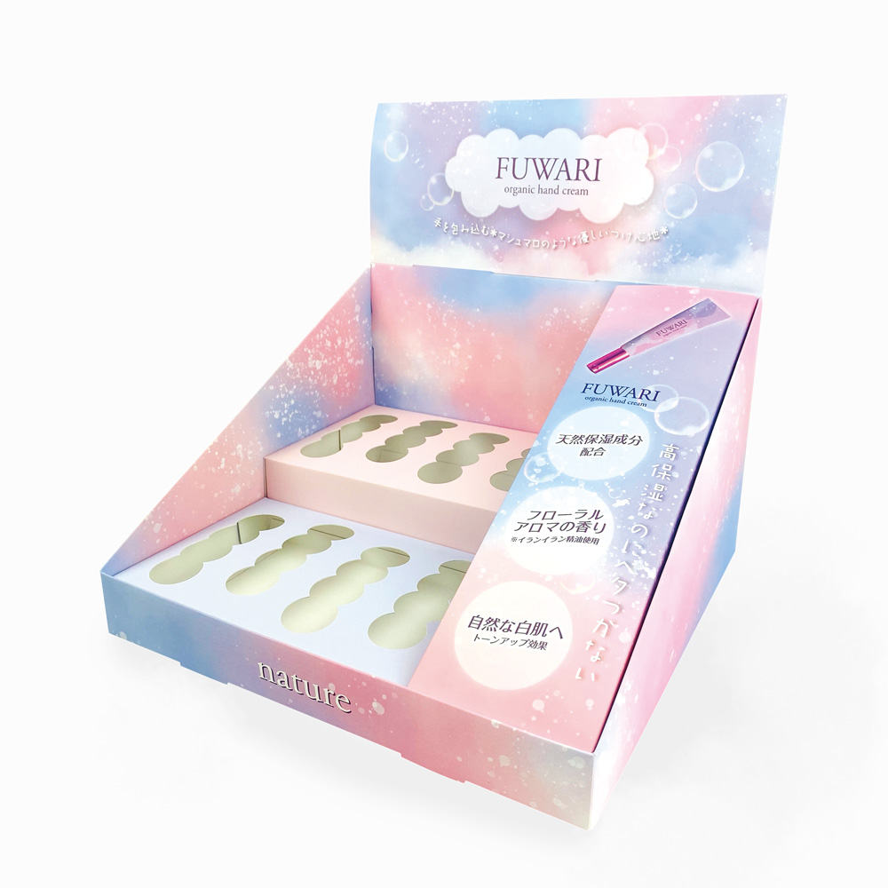 <div class='lum-box'><h4 class='fontColor_blue lum-font-size'>売れる店頭用ディスプレイ什器を、企画から製造までトータルサポート！</h4></div><div class='lum-font-cnt'>店頭の商品を手に取ってもらいやすい店頭用ディスプレイ什器をご提案します。営業とデザイナーが連携し、ブランドイメージを際立たせる形状やデザインをプロの視点からサポート！初めての什器作りもお任せ下さい。</div>