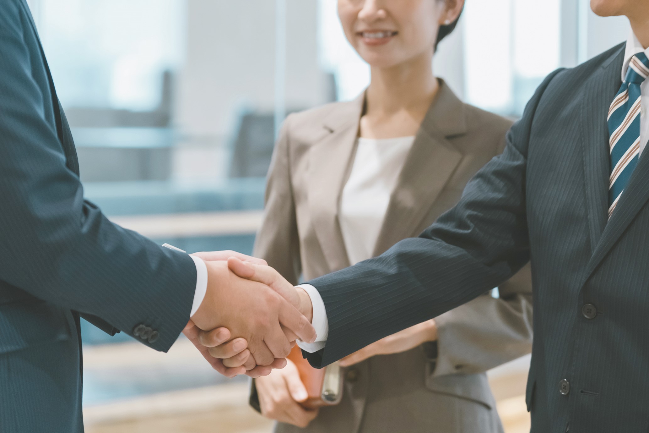 <div class='lum-box'><h4 class='fontColor_blue lum-font-size'>取引先開拓</h4></div><div class='lum-font-cnt'>Biondoでは、売り手と買い手をつなぐ取引先開拓サービスを提供しています。ご関心のある素材について、素材検索データベースからコンタクトが可能です。買い手は効率的にビジネスパートナーを探すことができ、売り手は販路拡大・新市場へのアプローチにつながります。</div>