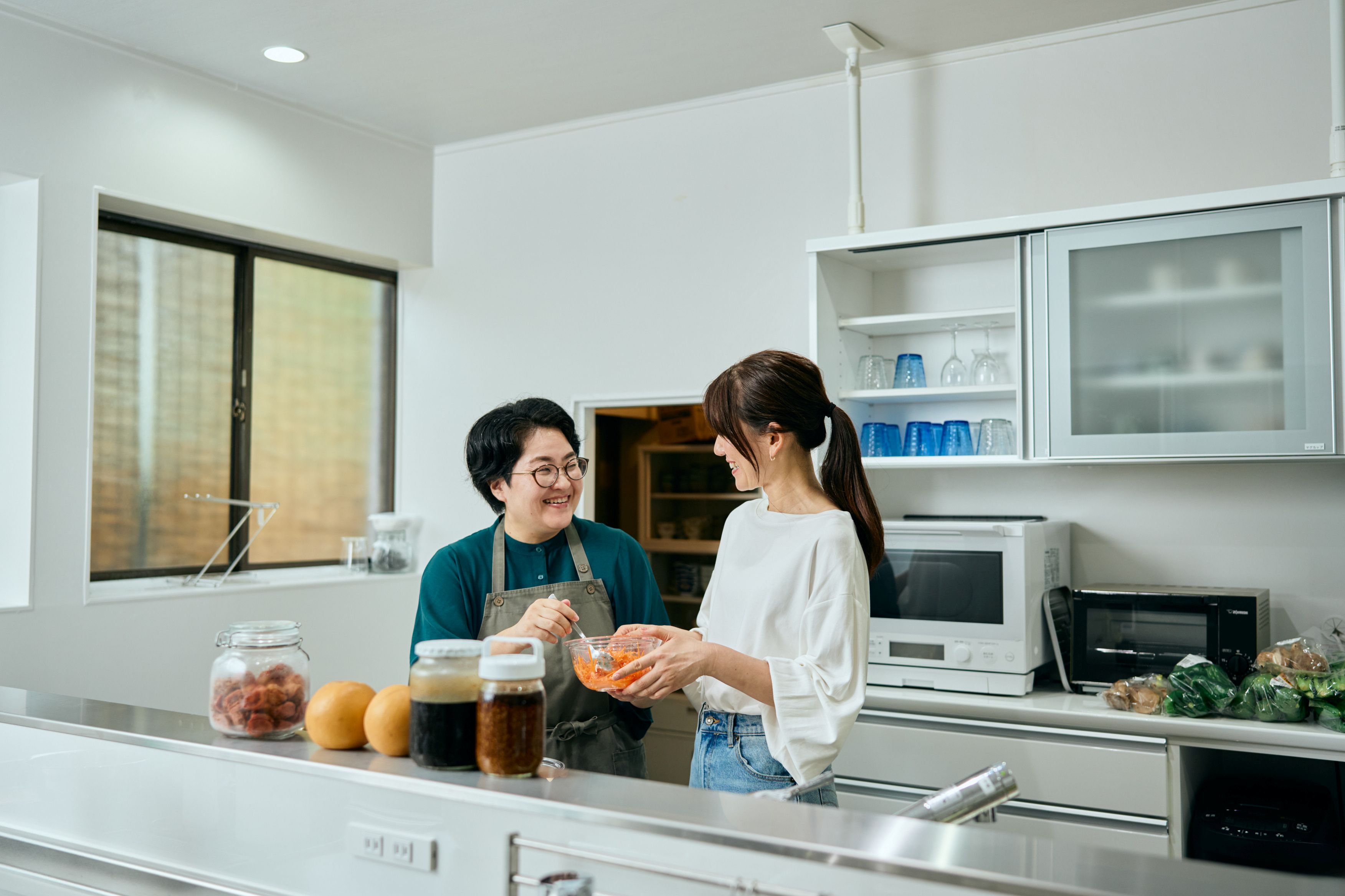 <div class='lum-box'><h4 class='fontColor_blue lum-font-size'>Cooking Seasonal Flavours that Incorporate the 'Five Elements'</h4></div>
        		 <div class='lum-font-cnt'>Based on the concept of the 'five elements', our cooking programme supports guests' inner balance through seasonal dietary wellness and gut health practices, all tailored to their individual condition and constitution. Using local Oita ingredients and fermented seasonings, you’ll explore recipes that allow you to savour the seasons whilst nourishing your body from within. By preparing meals together in the shared kitchen, sharing conversation and insights, you'll experience a space of both discovery and connection.</div>