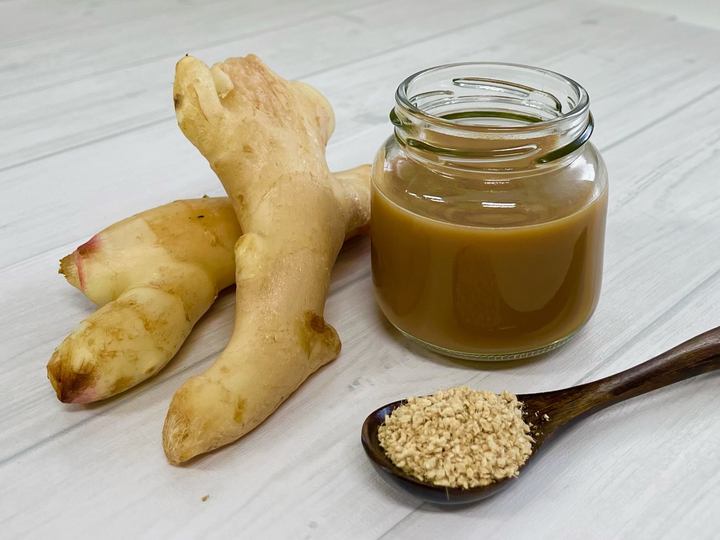 <div class='lum-box'><h4 class='fontColor_blue lum-font-size'>ショウガエキ ス</h4></div><div class='lum-font-cnt'>国産ショウガの搾りかすを原料とし、加圧熱水抽出にて有効成分であるショウガポリフェノール(6-ジンゲロール、6-ショウガオール)をバランスよく抽出。機能性表示食品届出中</div>