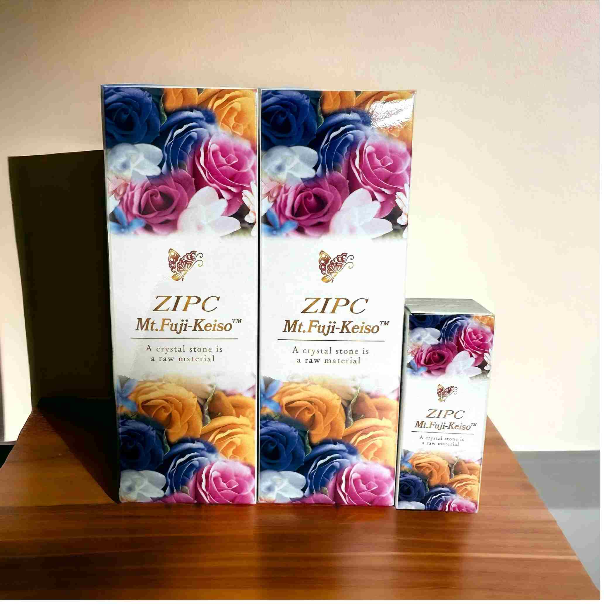 <div class='lum-box'><h4 class='fontColor_blue lum-font-size'>ZIPC Mt.Fuji keiso</h4></div><div class='lum-font-cnt'>富士山の伏流水と国産水晶を特殊加工して製造した水溶性ケイ素濃縮溶液</div>