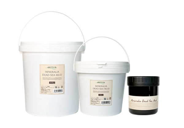 <div class='lum-box'><h4 class='fontColor_blue lum-font-size'>デッドシーマッド</h4></div><div class='lum-font-cnt'>死海で採取された天然の泥。ミネラルを含むきめ細かな泥が、肌表面の余分な汚れや皮脂をやさしく吸着して落とし、洗い流したあとはなめらかで清潔感のある肌印象へ導きます。スパのような心地よさも楽しめます。</div>