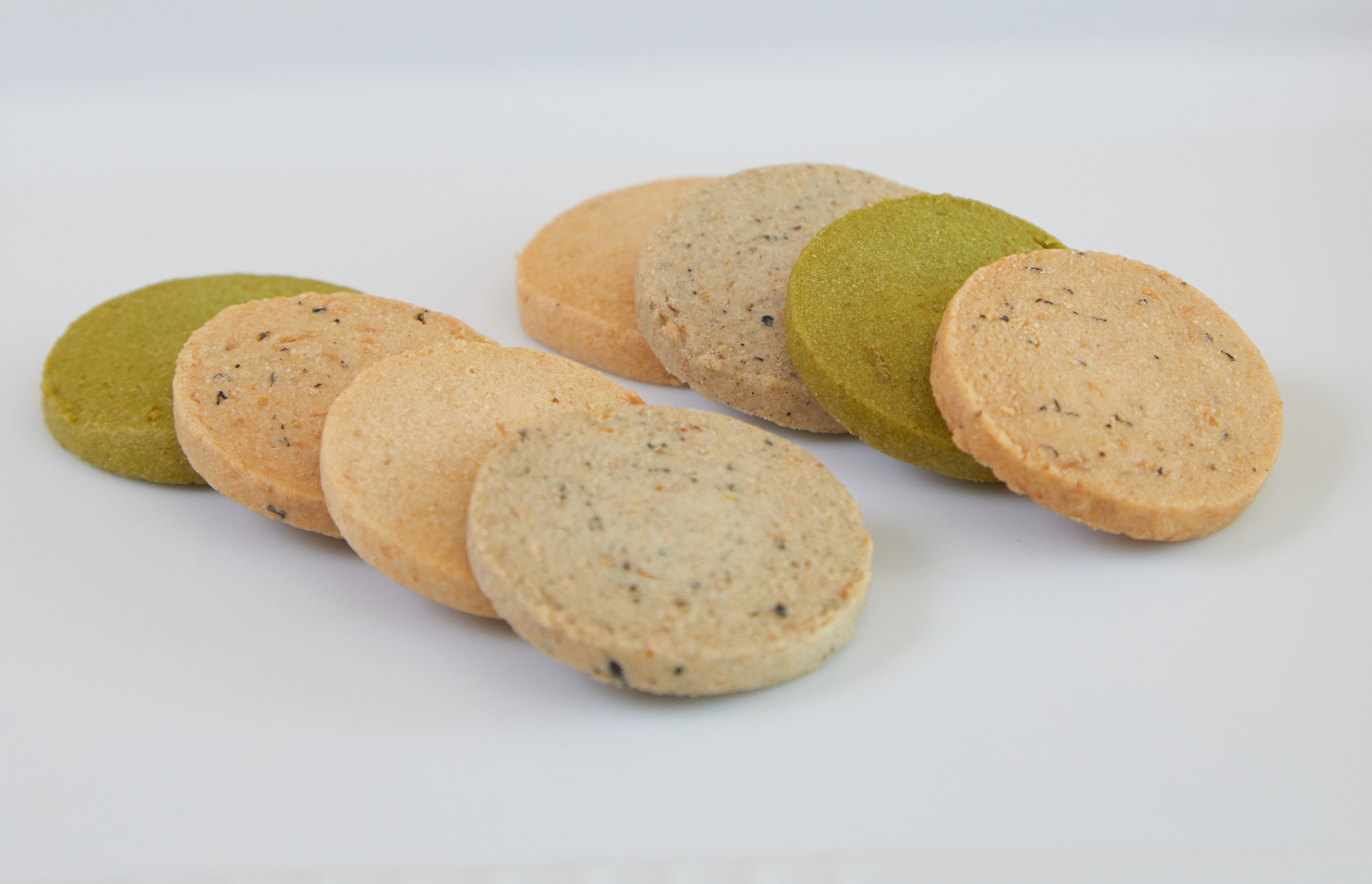 <div class='lum-box'><h4 class='fontColor_blue lum-font-size'>TREEman クッキー（自然食系おからクッキー）</h4></div><div class='lum-font-cnt'>TREEmanクッキーとは国産素材のみを使用した究極のおからクッキー。小麦粉、バター、粗糖などこだわりの厳選素材を使用したクッキーで、お子様にも安心してお召し上がりいただける商品になっております。この他のOEM実績では五穀仕様や小麦粉不使用の大麦クッキーなど様々なリクエストにお応えしてきました。</div>