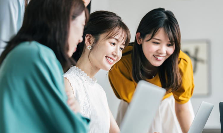 <div class='lum-box'><h4 class='fontColor_blue lum-font-size'>マーケットリサーチ事業</h4></div><div class='lum-font-cnt'>オルトメディコは臨床試験で培った分析力を持つデータサイエンティストと自社モニターを活用し、臨床データと紐づけた調査を実施できます。
アンケート調査や座談会、小規模臨床試験を通じてお客様の生の声を生かした新商品開発やマーケティングを支援します。</div>