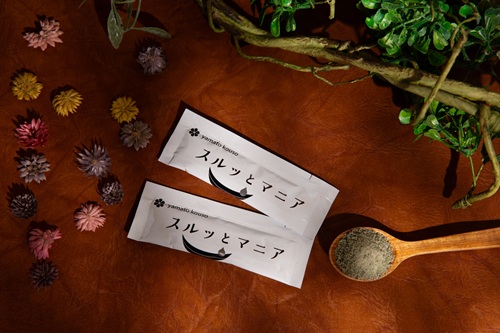 <div class='lum-box'><h4 class='fontColor_blue lum-font-size'>Surutto Mania</h4></div>
        	 <div class='lum-font-cnt'>”Surutto Mania” is a food product containing plant fermentation extract derived from over 100 types of domestically grown vegetables, fruits, and seaweed, combined with psyllium from India rich in dietary fiber, and gut-friendly bacteria resistant to stomach acid: Bifidobacterium longum, lactic acid bacteria, and chlorella.</div>